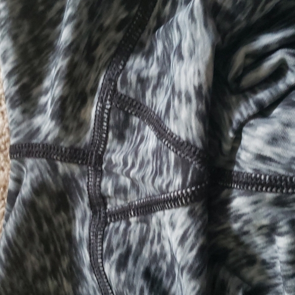 Victoria secret total knockout leggings - Picture 5 of 6